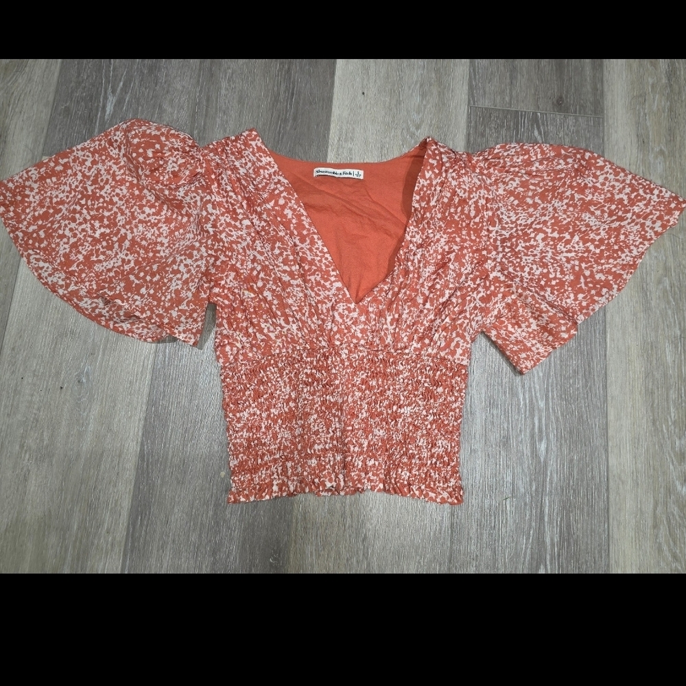 Abercrombie & Fitch Women's Orange and White Flutter Sleeve Top